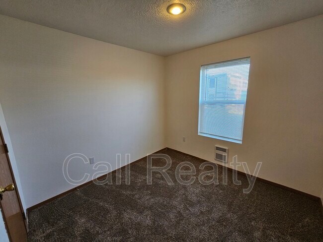 Building Photo - 13224 E 31st Ct