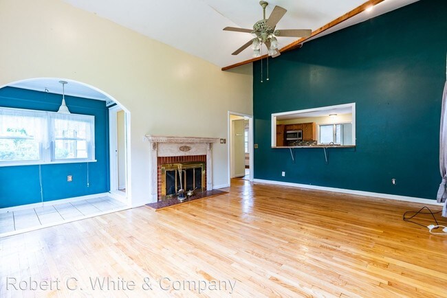 Foto del edificio - 3 br, 2 bath House - 725 Pine Rock Avenue