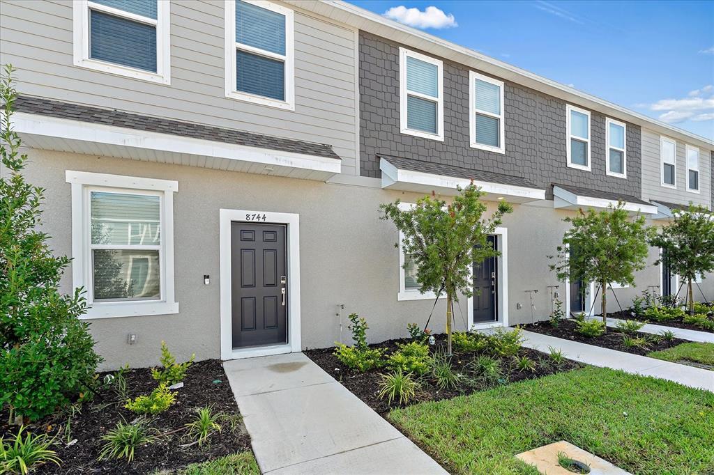 Foto principal - 8744 Daybreak St