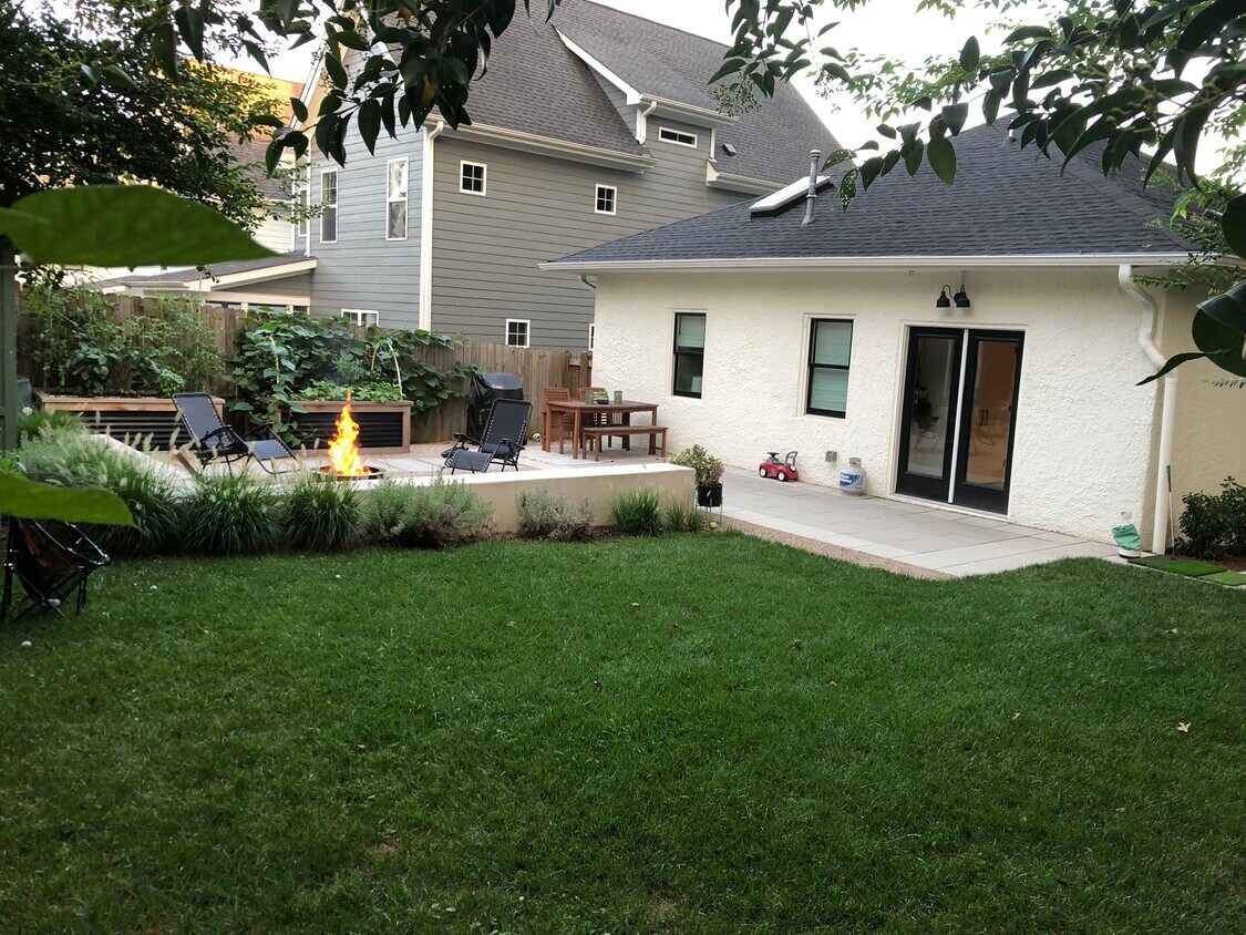 Primary Photo - 507 Pace St