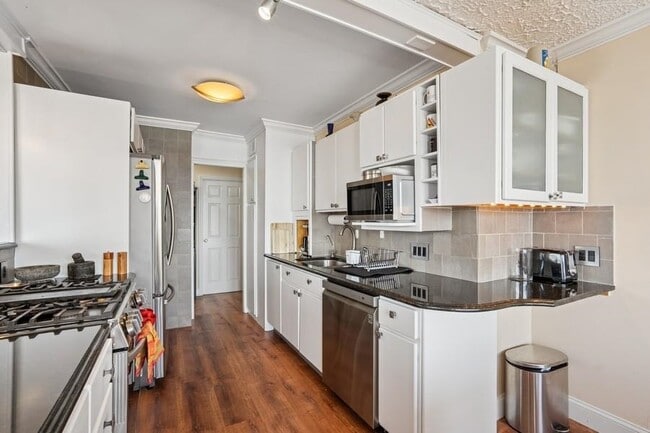 Building Photo - 6040 JFK Blvd E