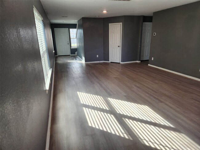 Foto del edificio - 26611 Wilderye Cv Ln