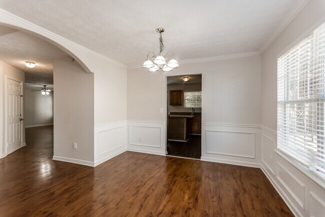 Building Photo - 3900 Georgia Dr