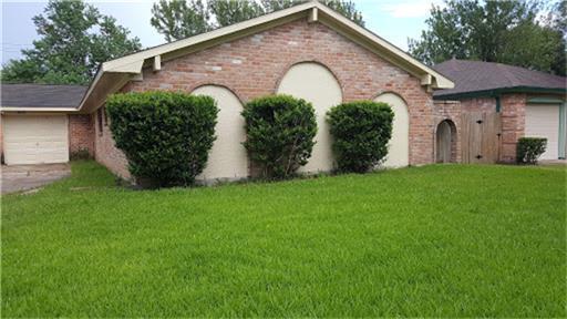 Foto principal - Cozy 4 bedroom/ 2 bath/2 car garage home in Briargate