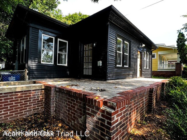 Building Photo - 2 br, 1 bath House - 408 S Sunset Drive