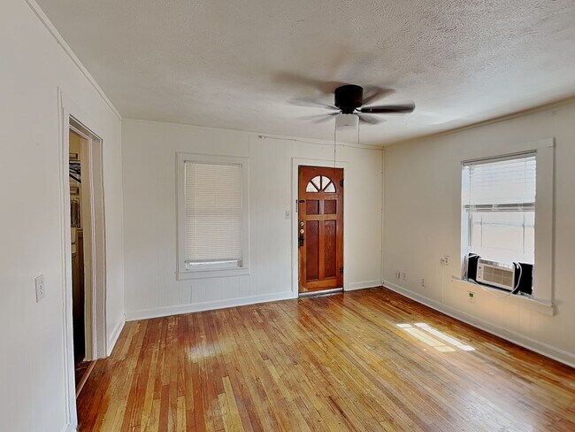 Foto del edificio - 3333 W 5th St