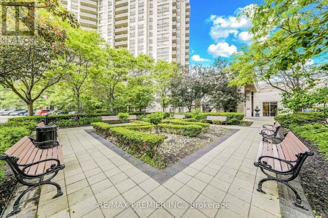 Building Photo - 710-710 Humberwood Blvd