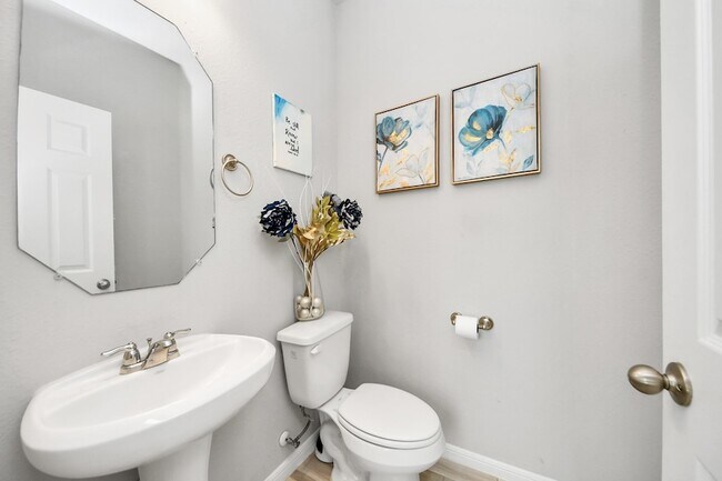 Building Photo - 13323 Colina Mdws Ln