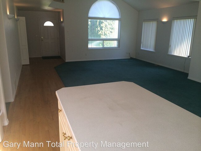 Building Photo - 9561 Goodrich Rd SE