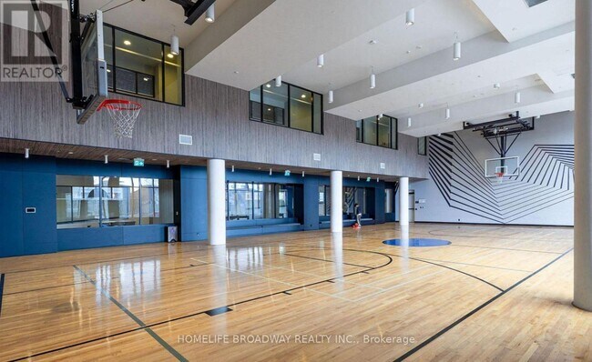 Photo du bâtiment - 7950 Bathurst St