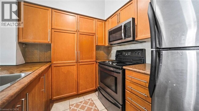 Building Photo - 388 Prince of Wales Dr