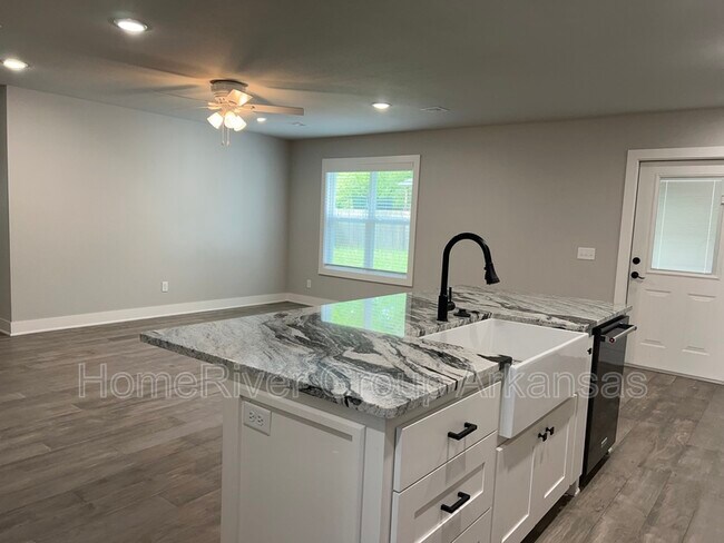 Foto del edificio - 606 Wanda St