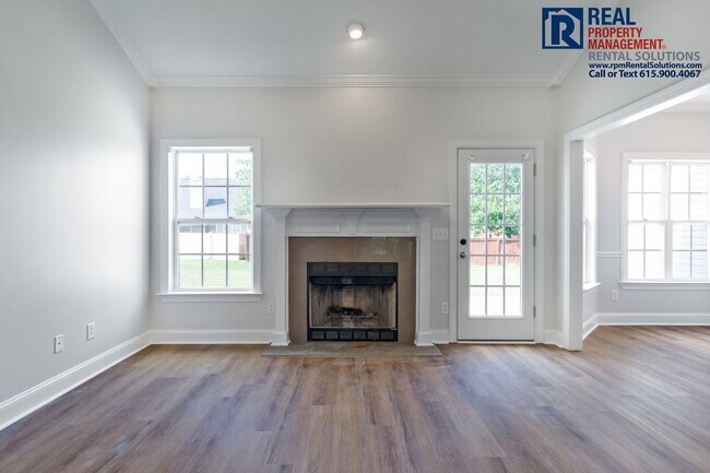 Building Photo - Amazing 4 bedroom home with attached garage!