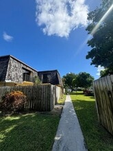 Building Photo - 61 Lake Arbor Dr