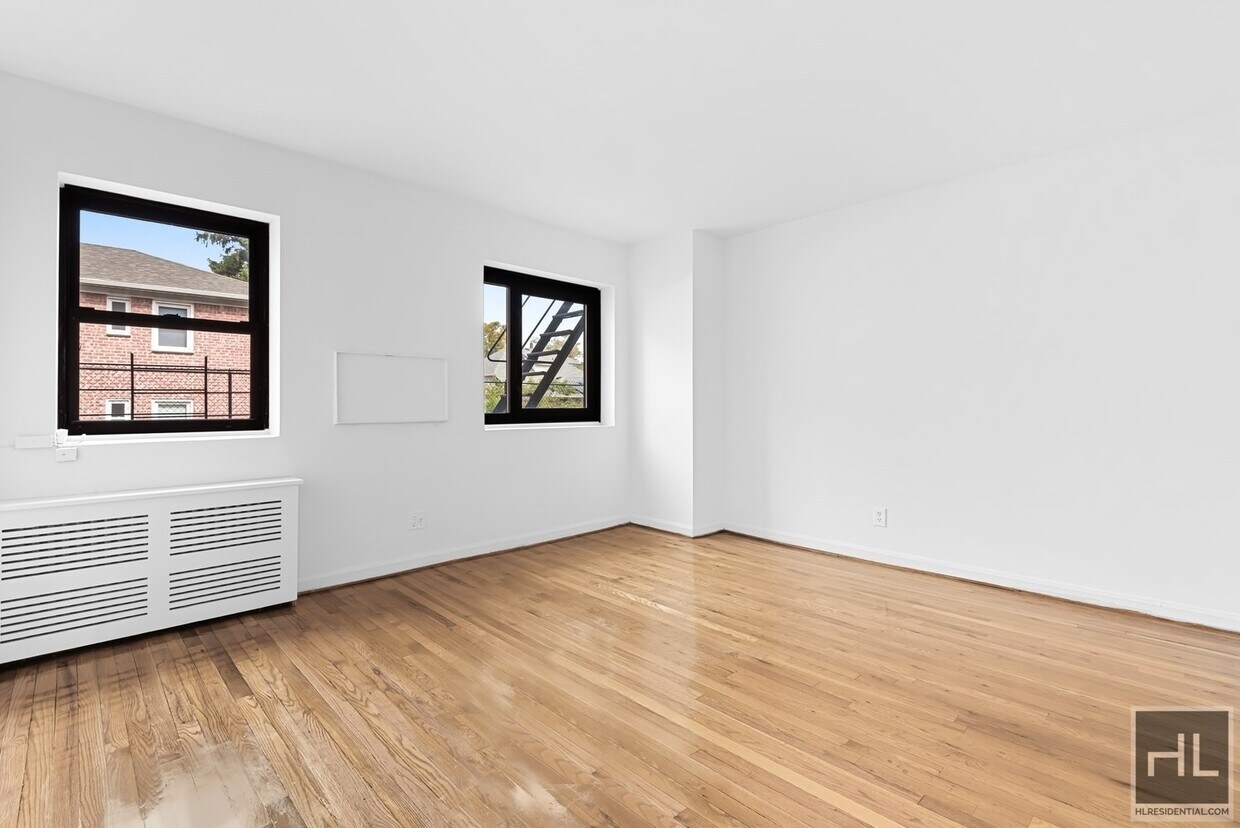 Building Photo - 204-6-204-43 43rd Ave