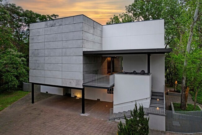 Foto del edificio - 5111 Bayou Timber Ln