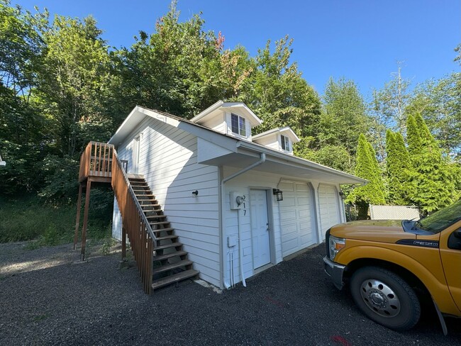 Building Photo - R299