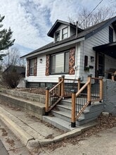 Building Photo - 3275 Wedgewood Ct SW