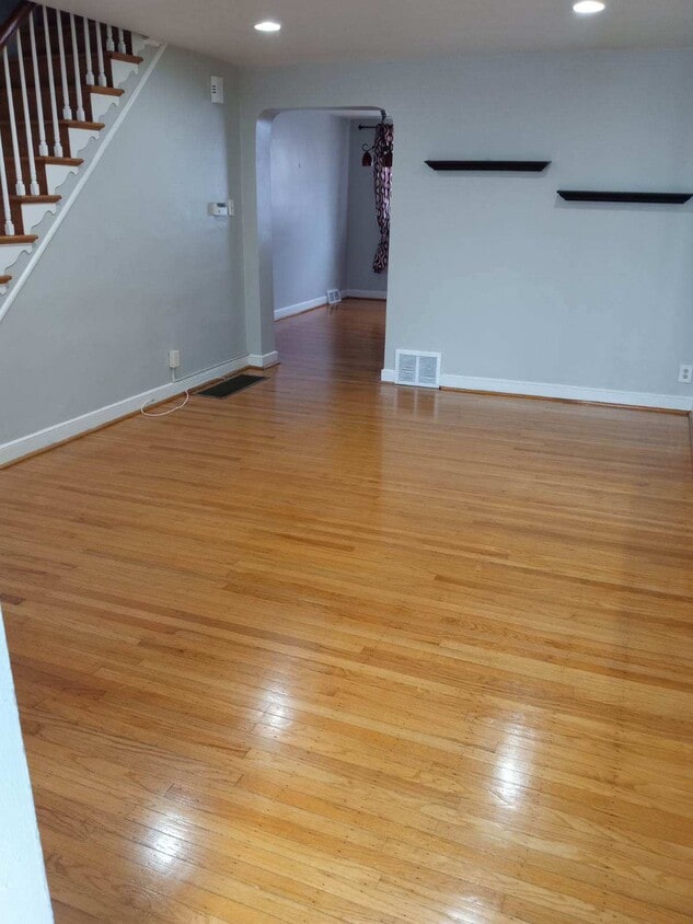 Primary Photo - 8553 Michener Ave