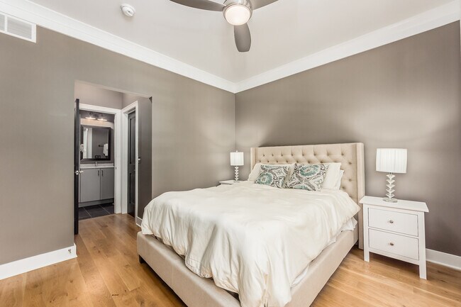 Foto del edificio - 1041 Harrison Park Pl