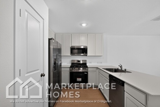 Building Photo - 412 Sambal Dr