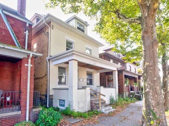 Building Photo - 2106 7th Ave