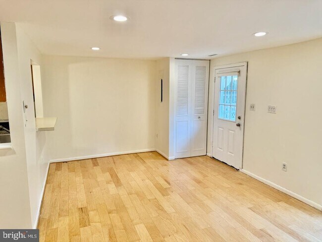 Building Photo - 418 Legato Terrace