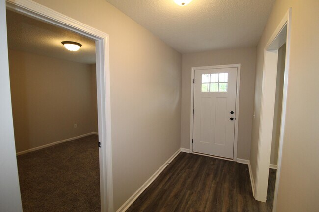 Building Photo - 519 Deerchase Ct
