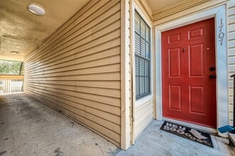 Building Photo - 2750 Holly Hall St