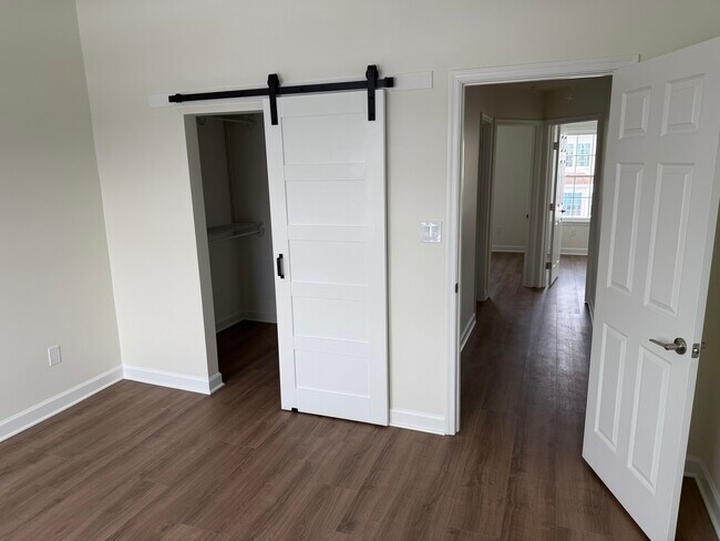 Foto del edificio - 7101 Collinsworth Pl