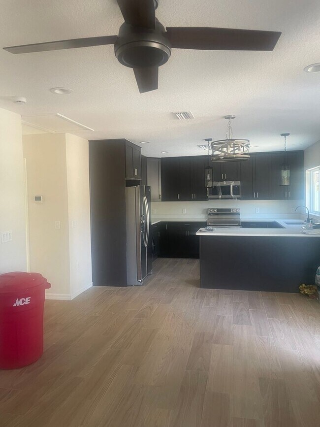 Foto del edificio - Charming 2BR House in Webster