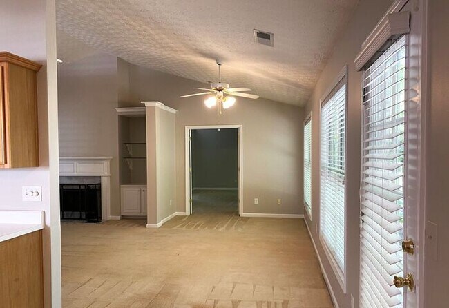 Building Photo - Minutes from Historic Downtown Kennesaw