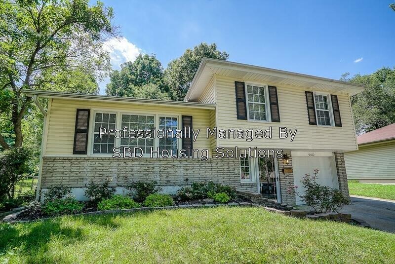 Primary Photo - 9402 Fairwood Dr