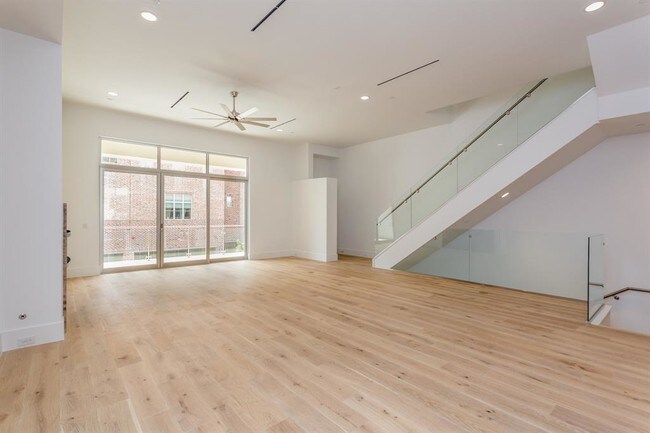 Foto del edificio - 1434 Lake Pointe Pkwy