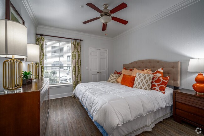1HAB,1BA-546ft² - 2828 Royal Oaks (new)