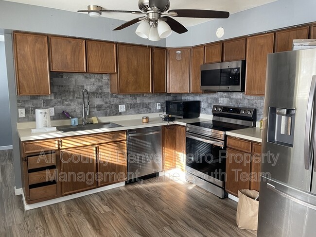 Building Photo - 2833 S Depew St