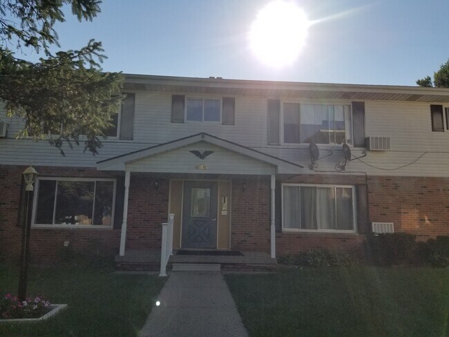 Foto del edificio - 445 Colonial Dr
