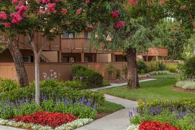 Foto del edificio - Red Oak Villas Apartments