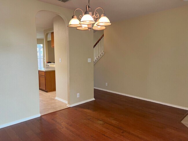 Foto del edificio - Welcome home to 337 Willow Loop!