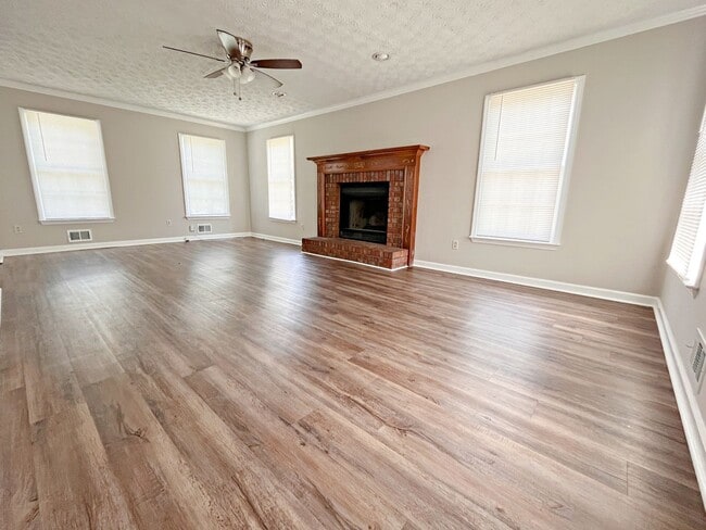 Photo - Beautiful 3 Bedroom Home