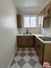 Building Photo - 44 Rose Ave