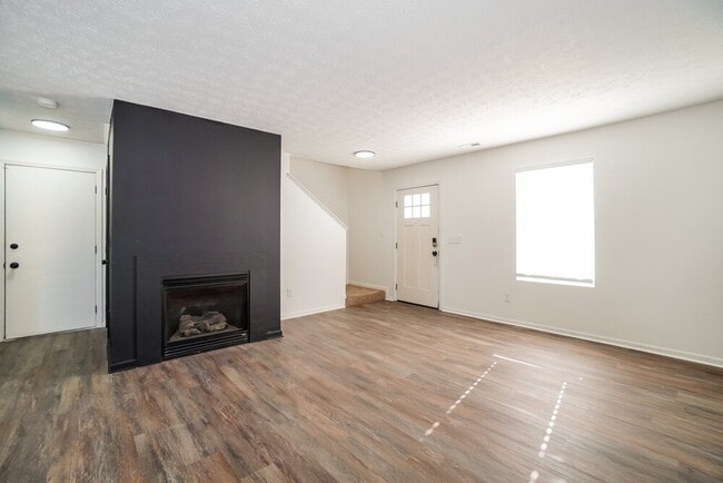 Foto del edificio - 520 Wyndham Ridge Dr