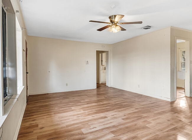 Building Photo - 1121 Wheeler St