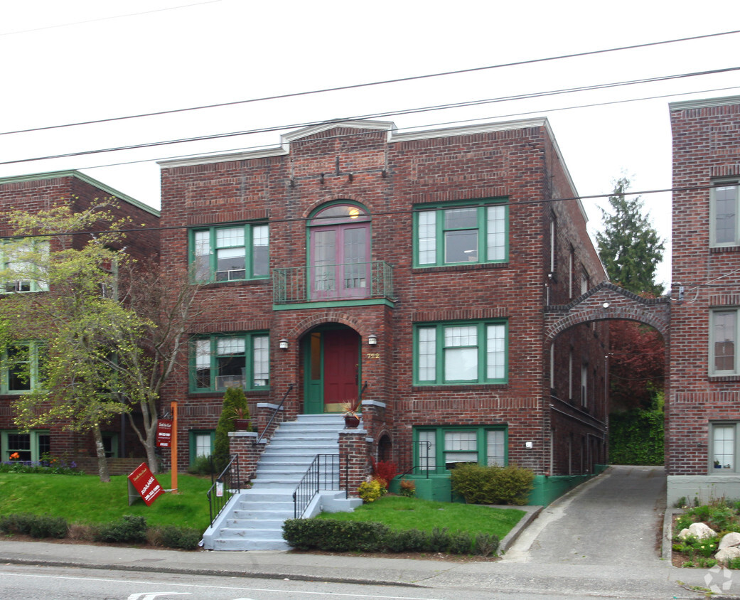 Primary Photo - 10th Avenue East