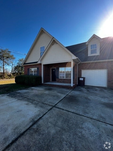 Building Photo - 275 Dale Ln