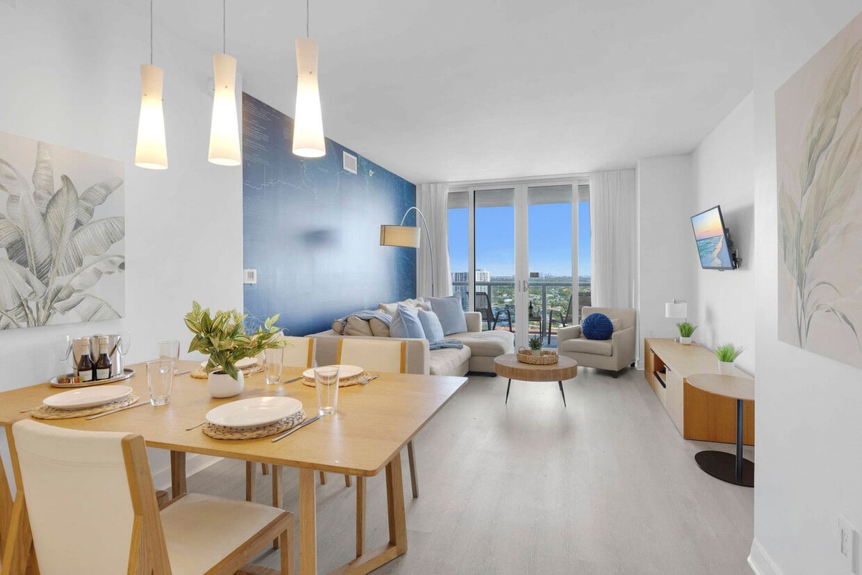 Primary Photo - 1180 E Hallandale Beach Blvd