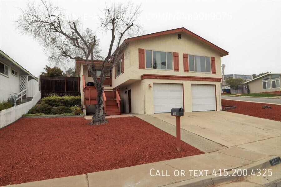 Primary Photo - Remodeled Three Bedroom in Upper Seaside