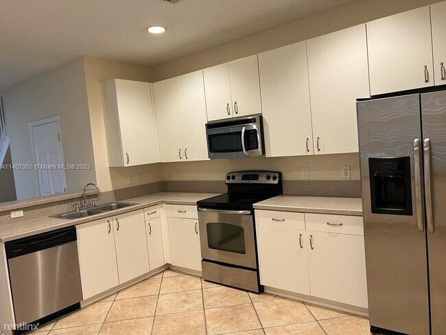 Building Photo - 4 br, 2.5 bath House - 4221 Vineyard Cir
