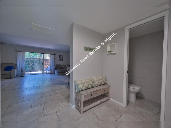 Foto del edificio - "Stylish 2-Bed 2. 5 Bath Condo”