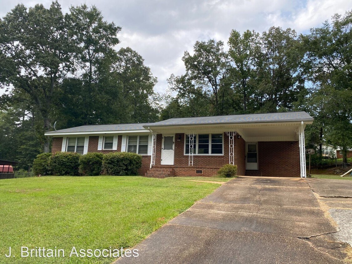 3 br, 2 bath House 926 Boswell Drive House Rental in Oxford, AL